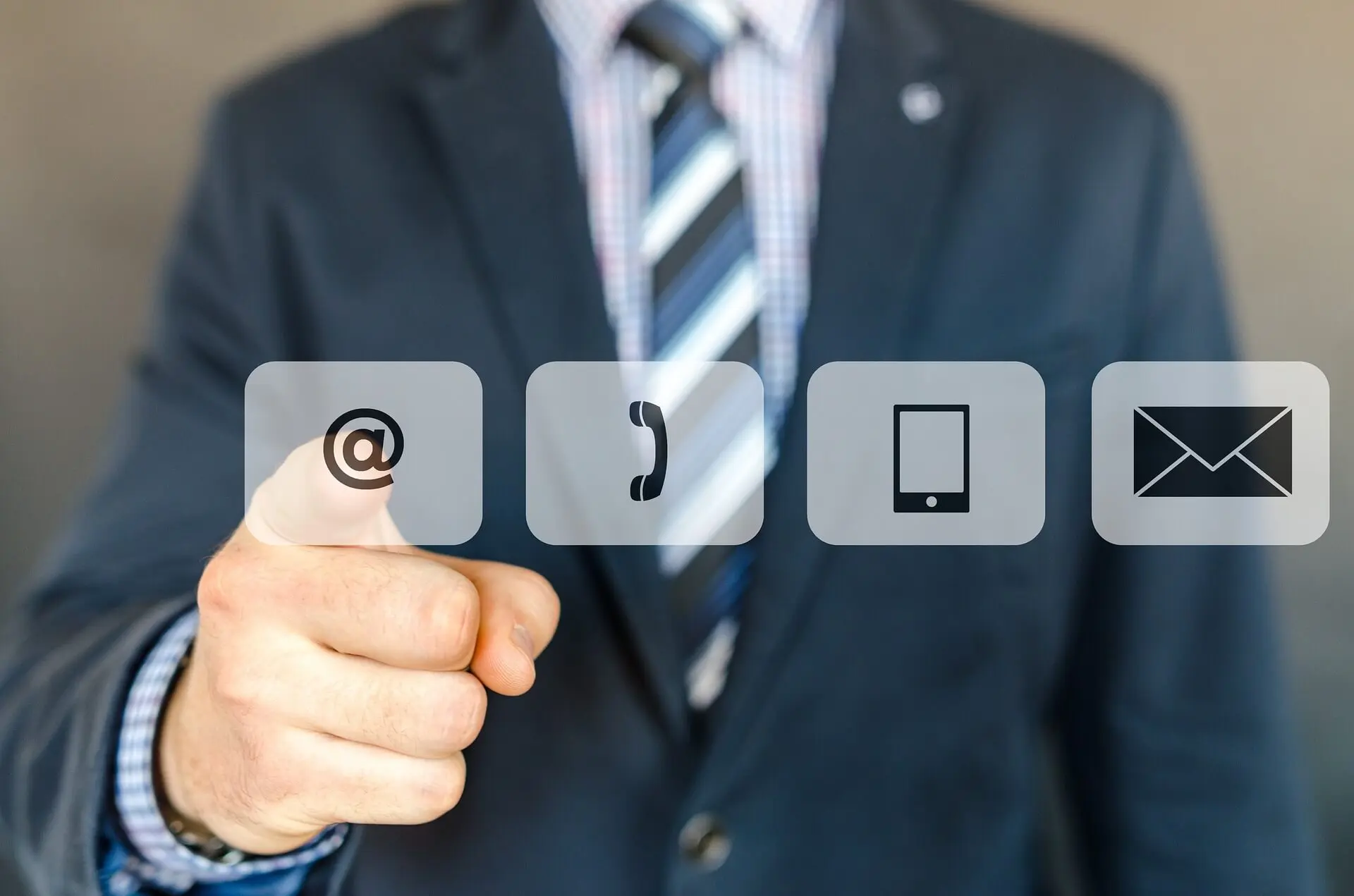 Contacta con Web D3sign